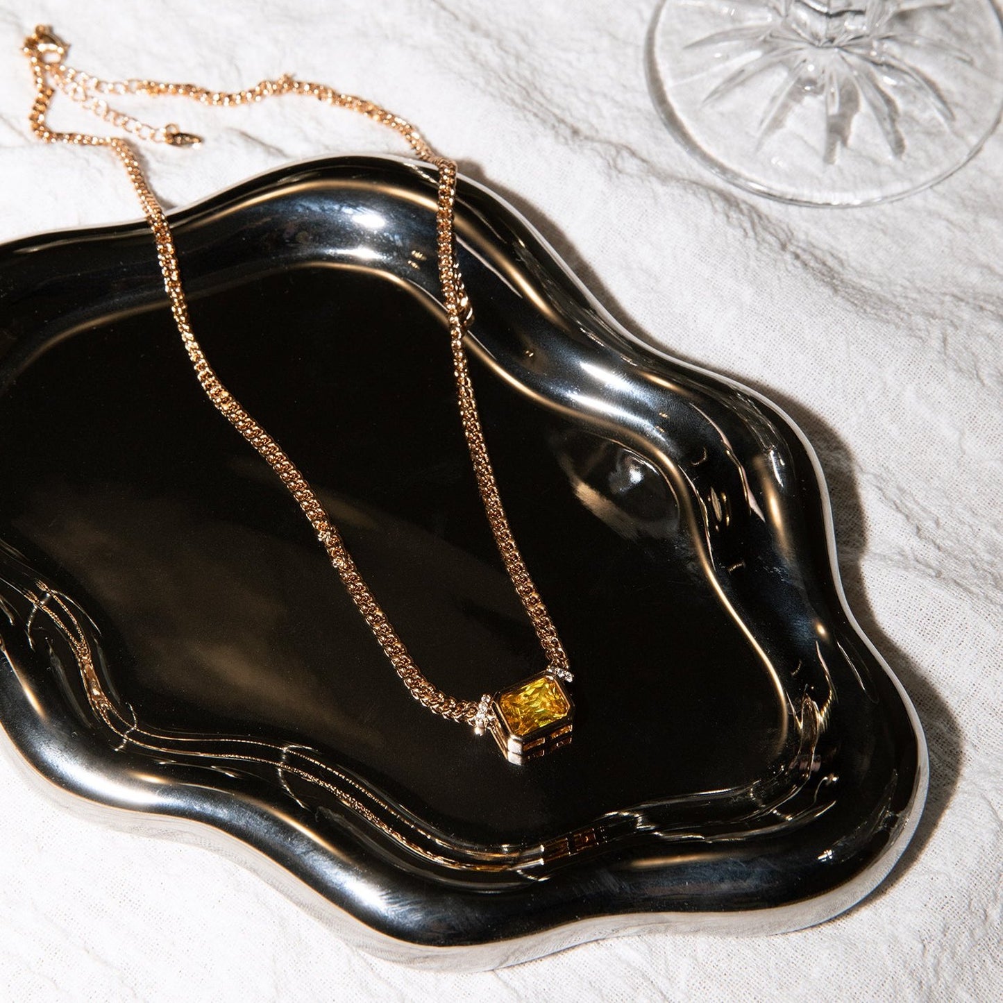 CHAMPAGNE NECKLACE