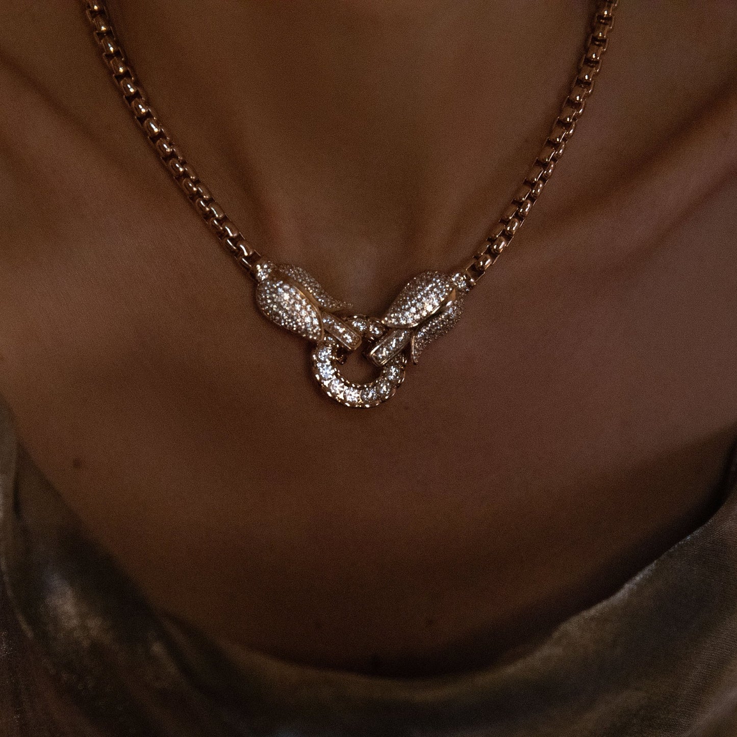 TULIP CHARM CHOCKER