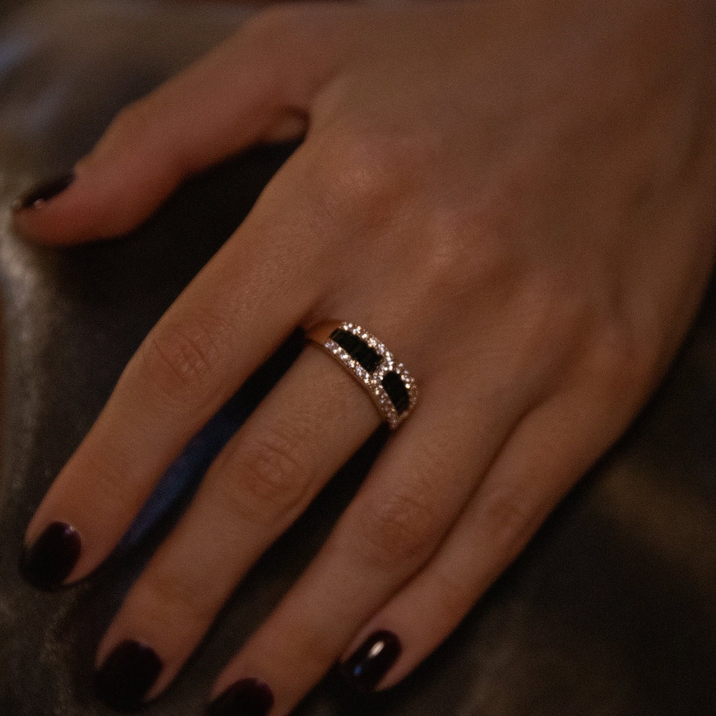 DARK CHARM RING