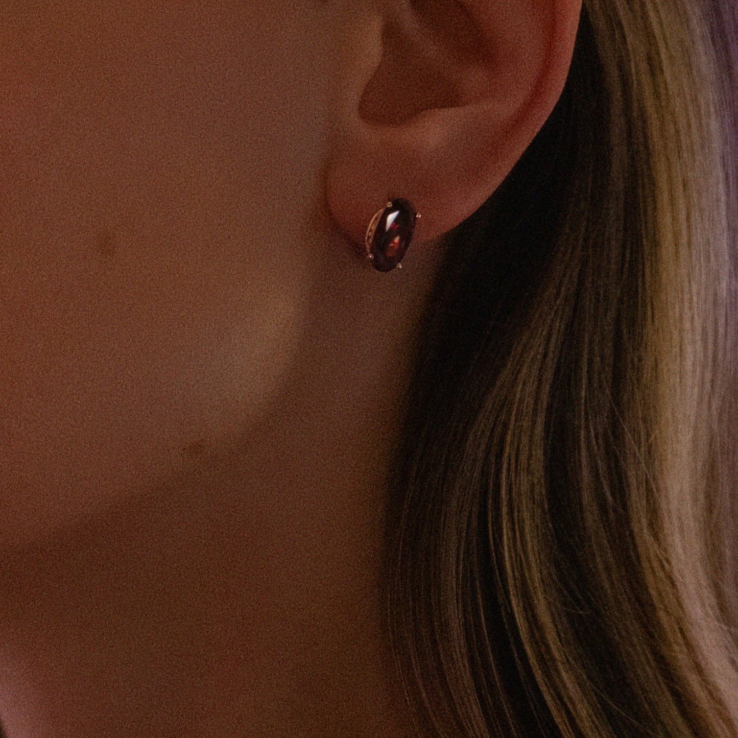 RED WINE STUDS