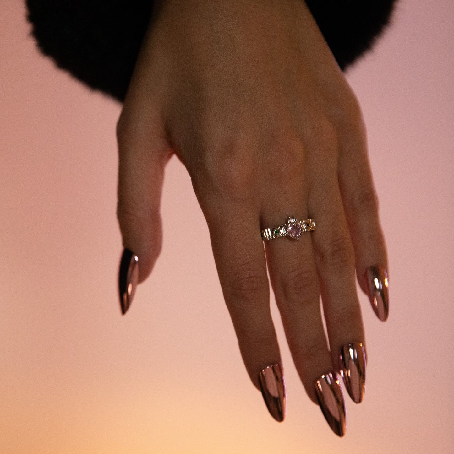 LOVE RING