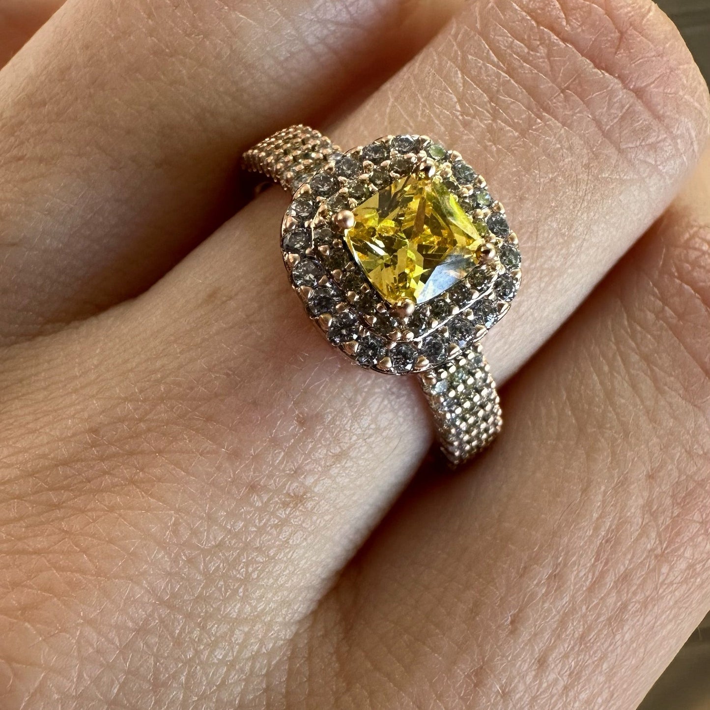 CHAMPAGNE RING