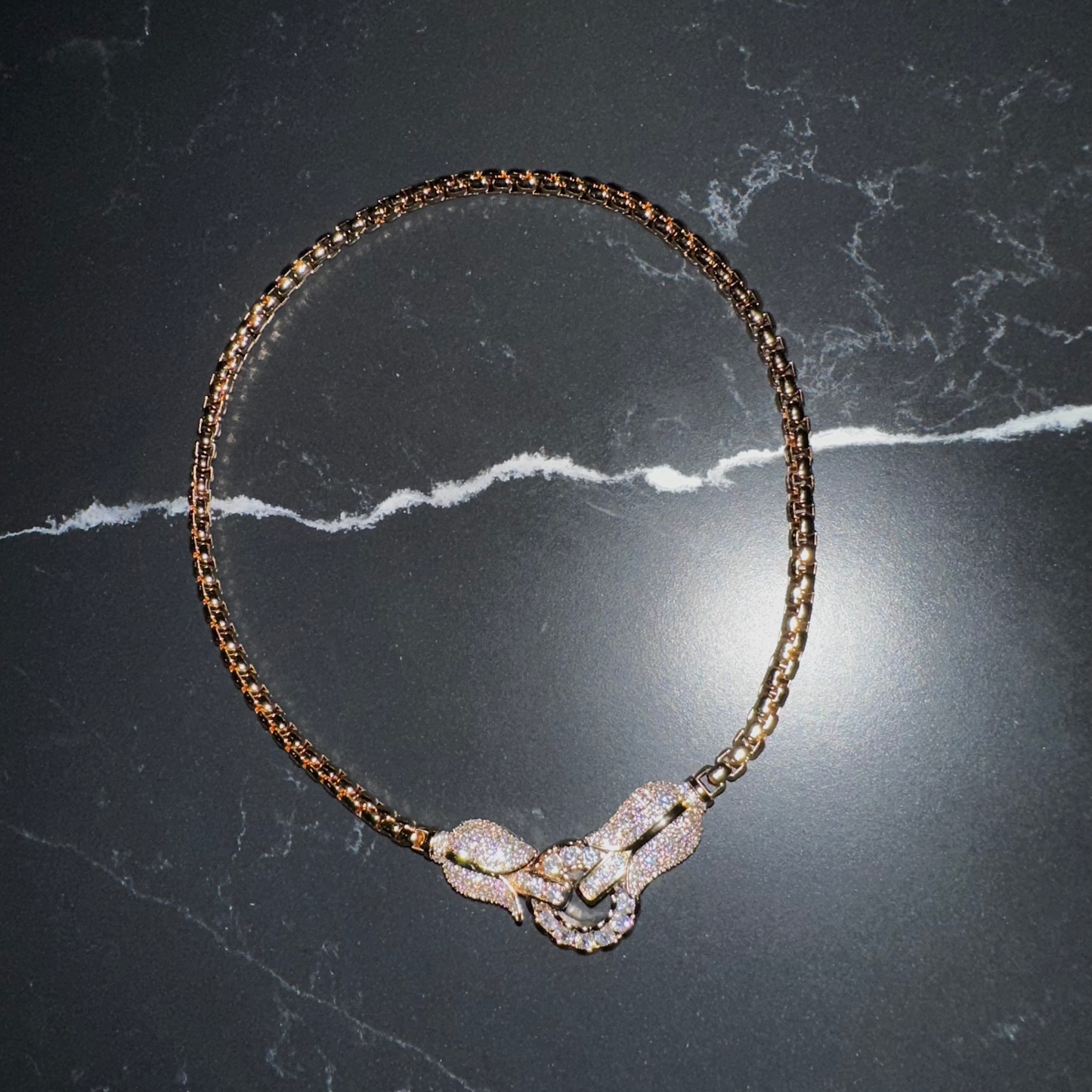 TULIP CHARM CHOCKER