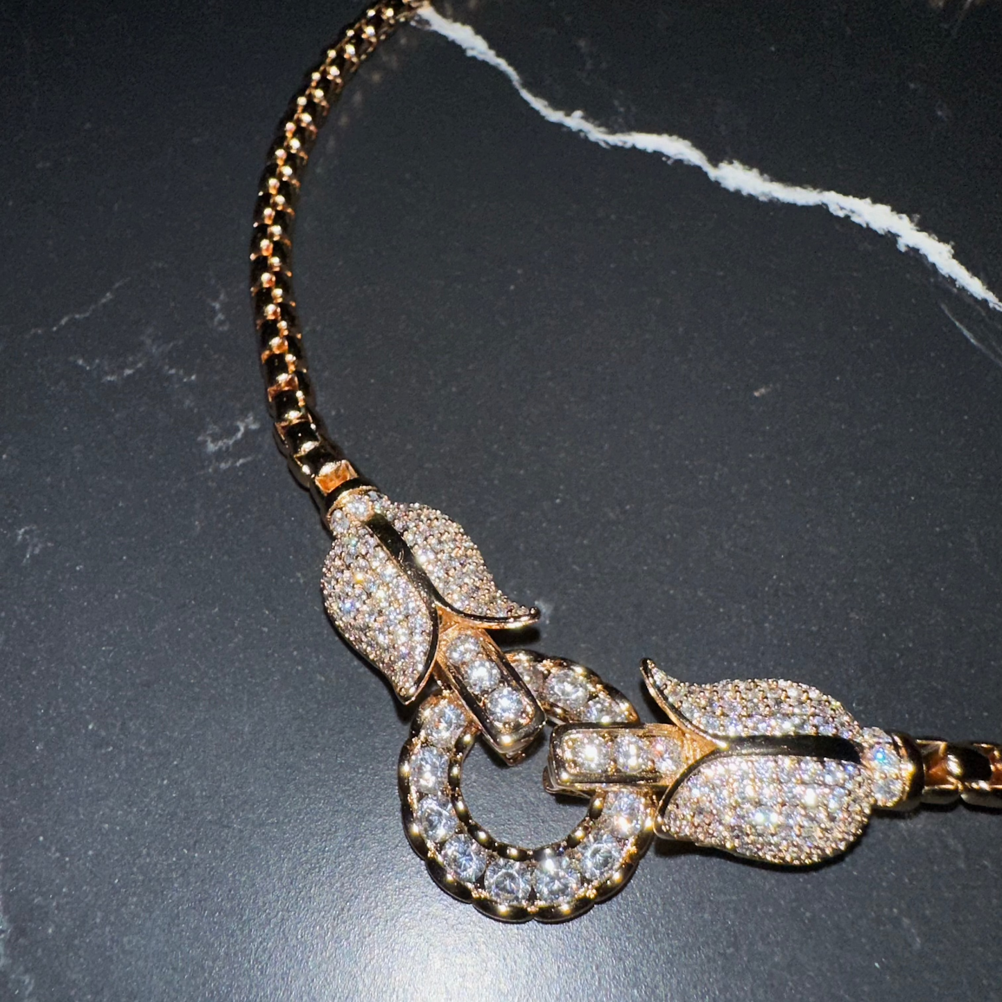 TULIP CHARM CHOCKER